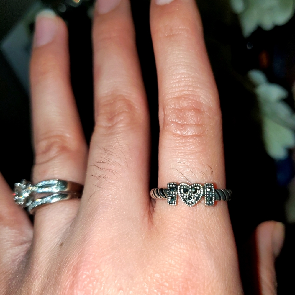 Ladies simple heart stackable ring with black antiquing 925 size 7